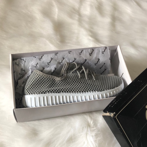 REPOSH breathable shoes - Picture 1 of 3